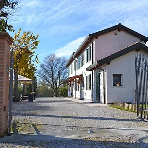 https://la-noghera.hotelinveneto.com