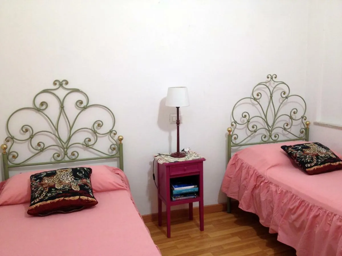 Mavi'S Bedrooms Lucques 0*,  Italie